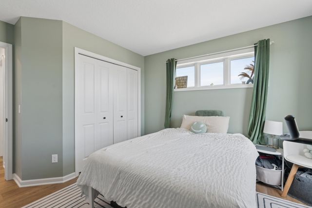 6615 Bluestem Way, Excelsior, MN 55331