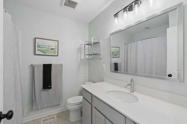 6615 Bluestem Way, Excelsior, MN 55331