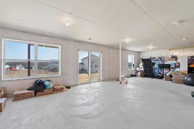 6615 Bluestem Way, Excelsior, MN 55331