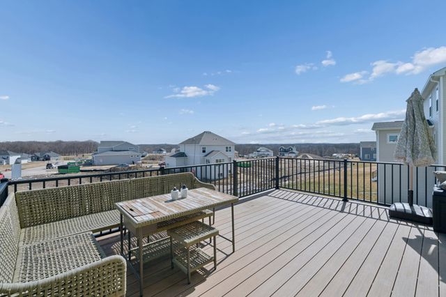 6615 Bluestem Way, Excelsior, MN 55331