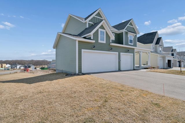 6615 Bluestem Way, Excelsior, MN 55331