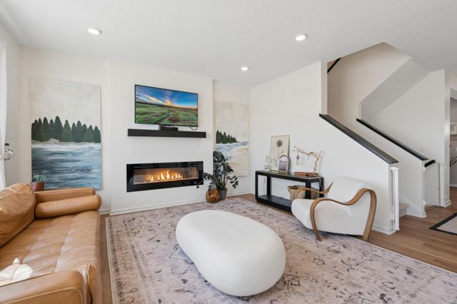 6615 Bluestem Way, Excelsior, MN 55331