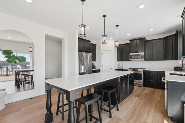 6615 Bluestem Way, Excelsior, MN 55331