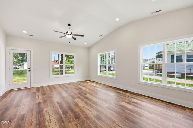 306 S Washington Avenue, Dunn, NC 28334