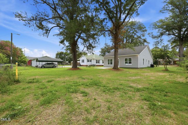 306 S Washington Avenue, Dunn, NC 28334