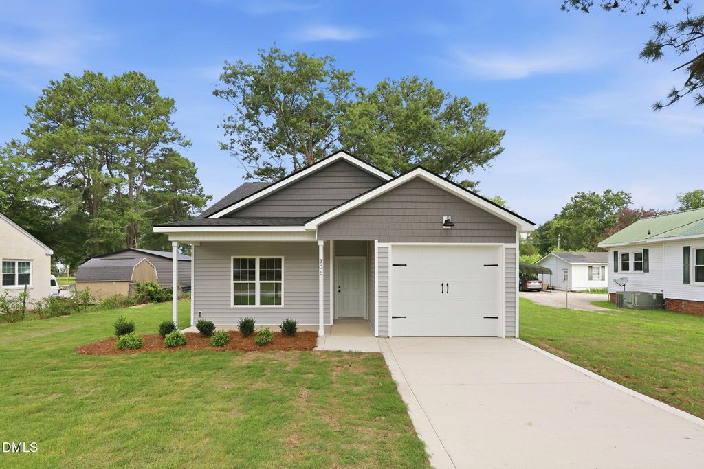 306 S Washington Avenue, Dunn, NC 28334