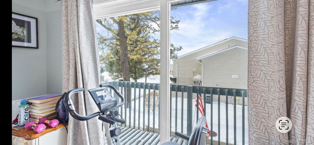 231 Springmeadow Drive D, Holbrook, NY 11741