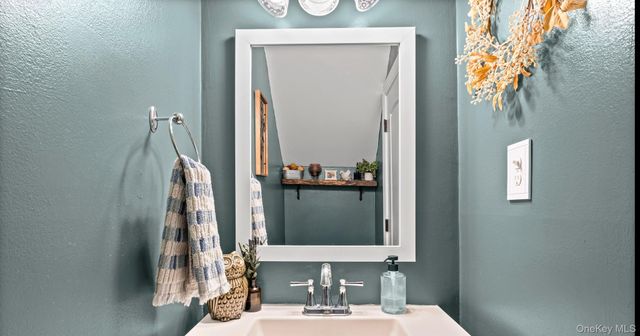 231 Springmeadow Drive D, Holbrook, NY 11741