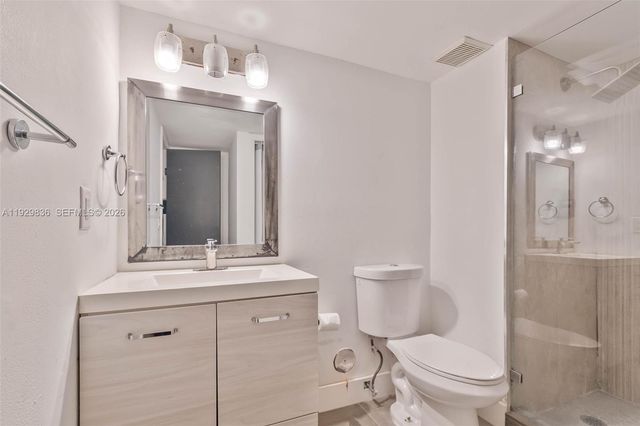 325 Lakeview Dr 102, Weston, FL 33326