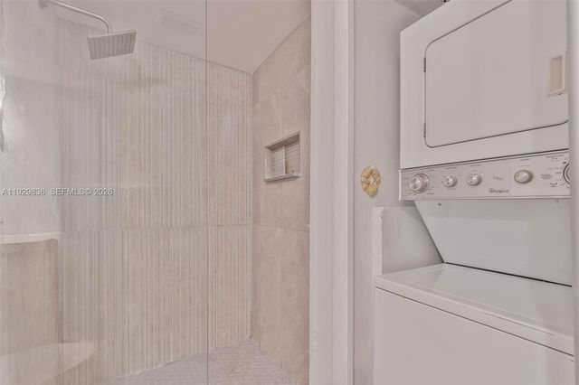 325 Lakeview Dr 102, Weston, FL 33326