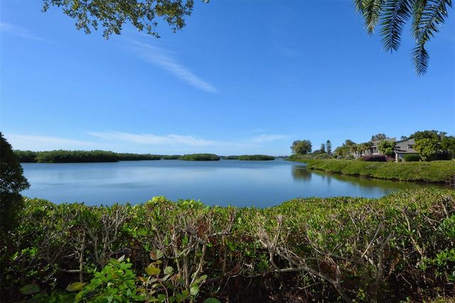 1518 PELICAN POINT DRIVE BA156, Sarasota, FL 34231