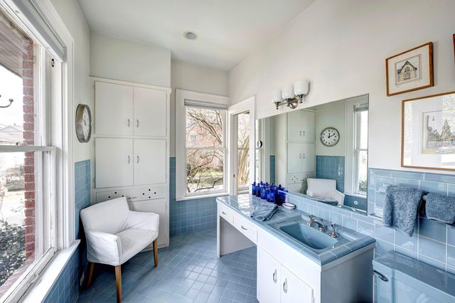 1902 Bolsover Street, Houston, TX 77005