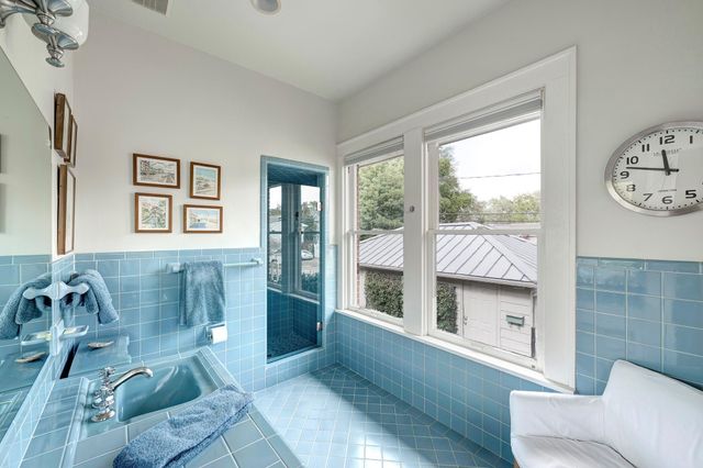 1902 Bolsover Street, Houston, TX 77005