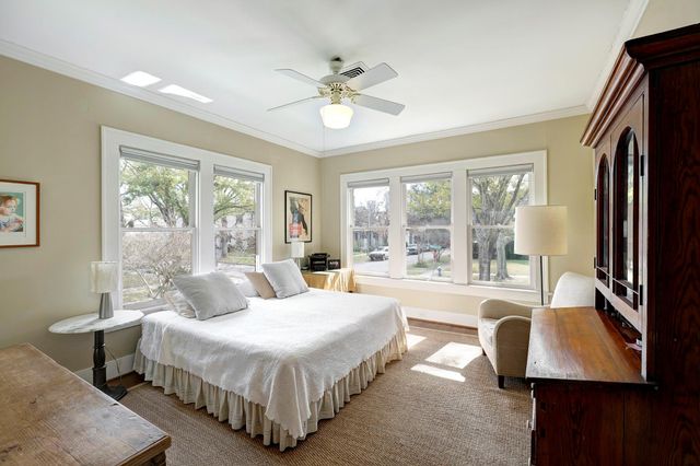 1902 Bolsover Street, Houston, TX 77005