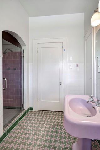 1902 Bolsover Street, Houston, TX 77005