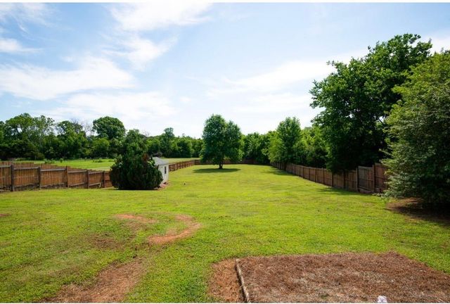 1175 Gardendale Dr, Murfreesboro, TN 37130