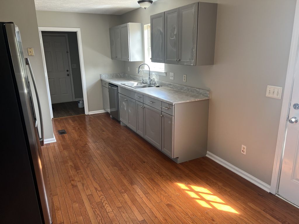 1175 Gardendale Dr, Murfreesboro, TN 37130