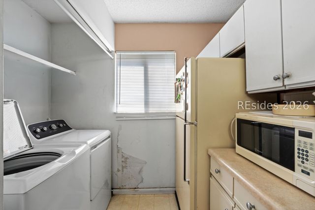 96 Mathews Dr Apt 106, Hilton Head Island, SC 29926
