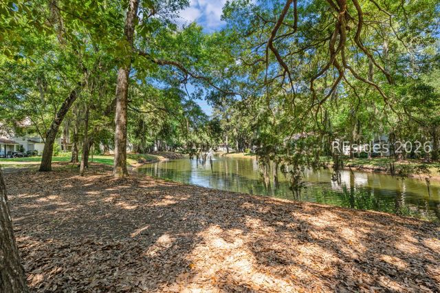 96 Mathews Dr Apt 106, Hilton Head Island, SC 29926