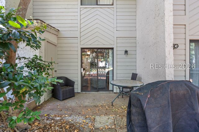 96 Mathews Dr Apt 106, Hilton Head Island, SC 29926