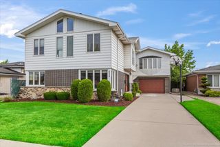 4616 W 105th Place, Oak Lawn, IL 60453