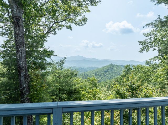 330 Ravens Gap Road, Murphy, NC 28906