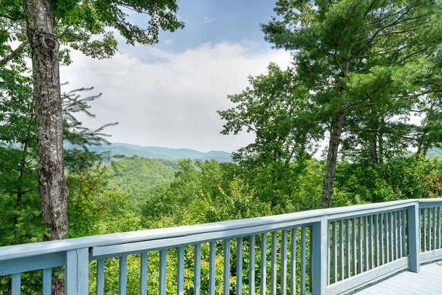 330 Ravens Gap Road, Murphy, NC 28906