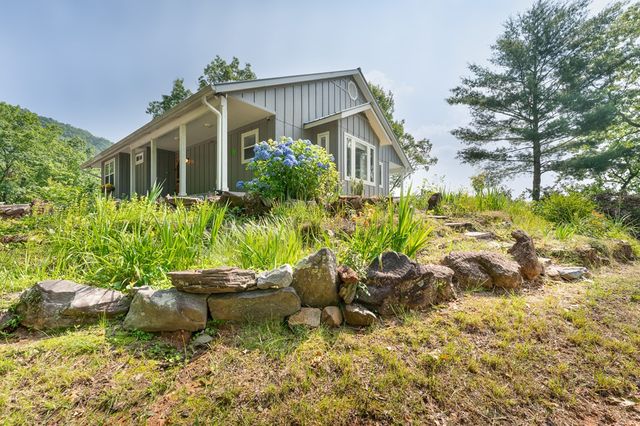 330 Ravens Gap Road, Murphy, NC 28906