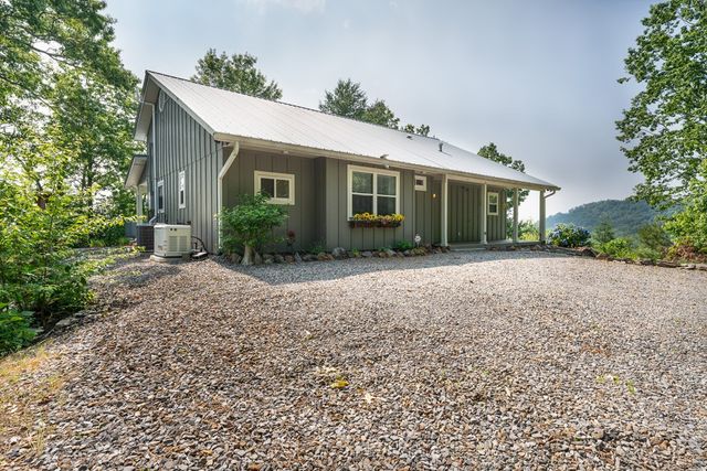 330 Ravens Gap Road, Murphy, NC 28906