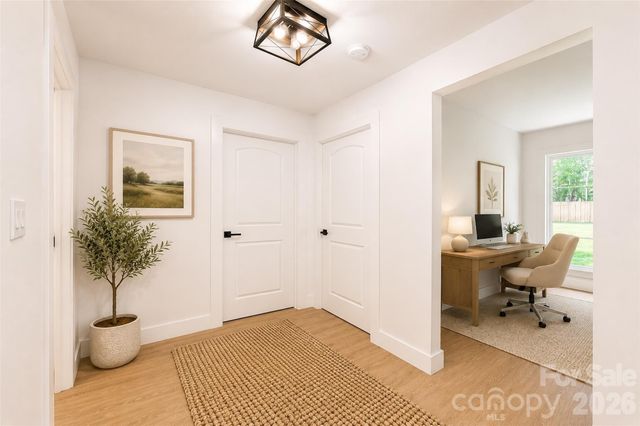 2204 Rozzelles Ferry Road, Charlotte, NC 28208