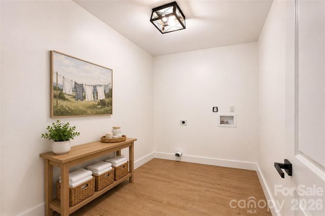 2204 Rozzelles Ferry Road, Charlotte, NC 28208