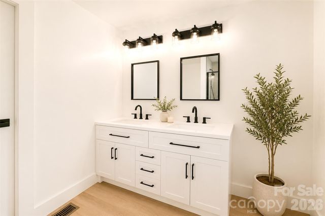 2204 Rozzelles Ferry Road, Charlotte, NC 28208