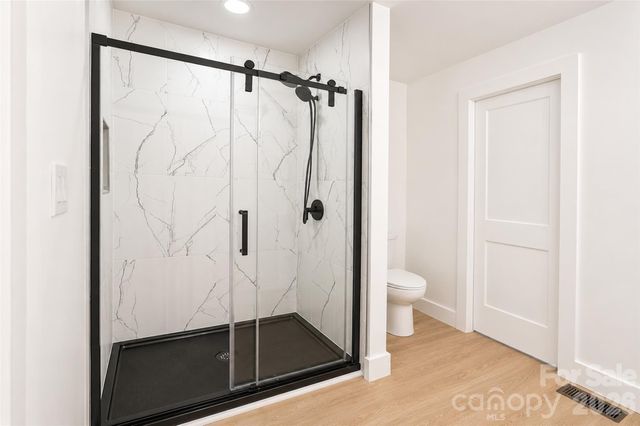 2204 Rozzelles Ferry Road, Charlotte, NC 28208