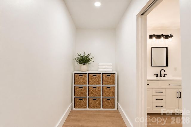 2204 Rozzelles Ferry Road, Charlotte, NC 28208