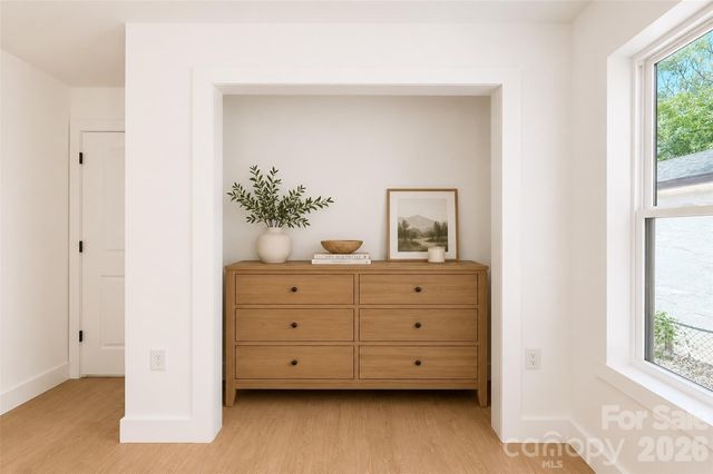 2204 Rozzelles Ferry Road, Charlotte, NC 28208