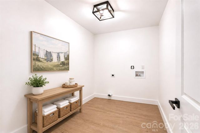 2204 Rozzelles Ferry Road, Charlotte, NC 28208