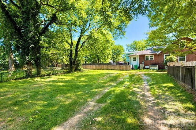 2204 Rozzelles Ferry Road, Charlotte, NC 28208