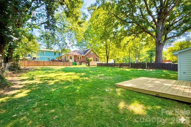 2204 Rozzelles Ferry Road, Charlotte, NC 28208