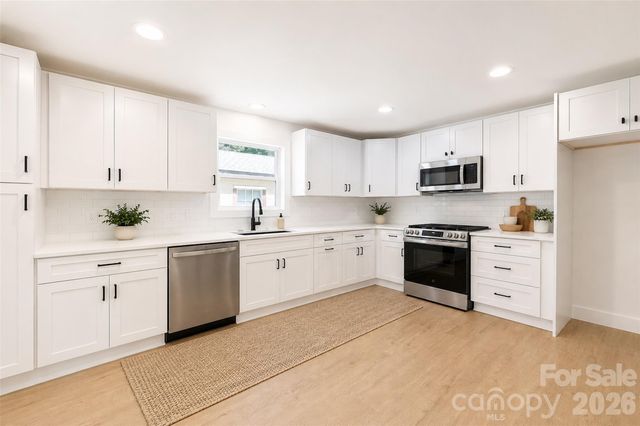 2204 Rozzelles Ferry Road, Charlotte, NC 28208