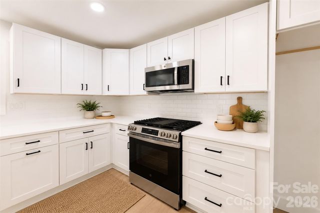 2204 Rozzelles Ferry Road, Charlotte, NC 28208
