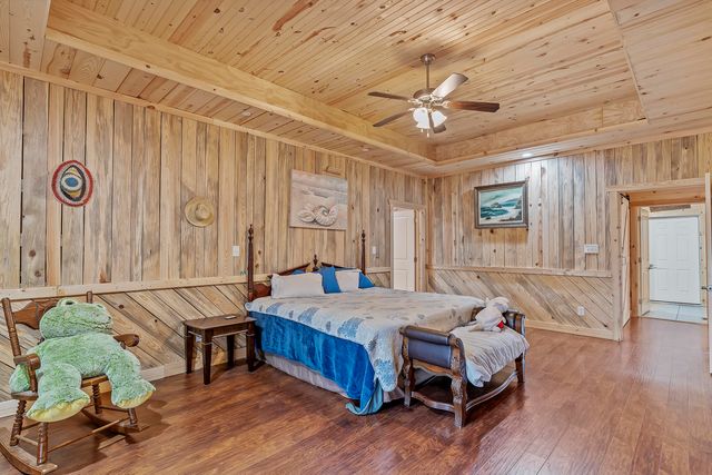 4978 S 11th Road, Aldrich, MO 65601