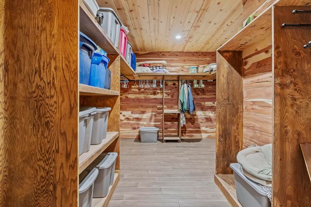 4978 S 11th Road, Aldrich, MO 65601