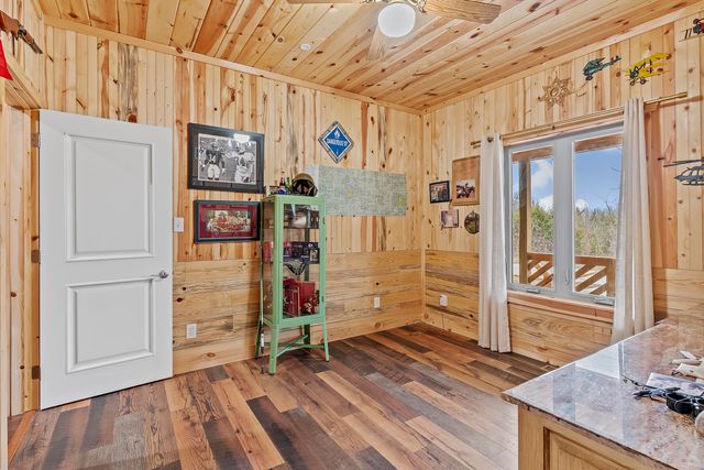 4978 S 11th Road, Aldrich, MO 65601