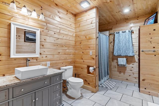 4978 S 11th Road, Aldrich, MO 65601