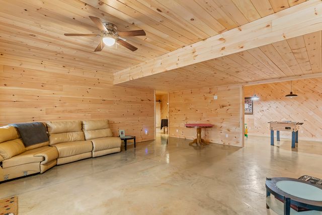 4978 S 11th Road, Aldrich, MO 65601