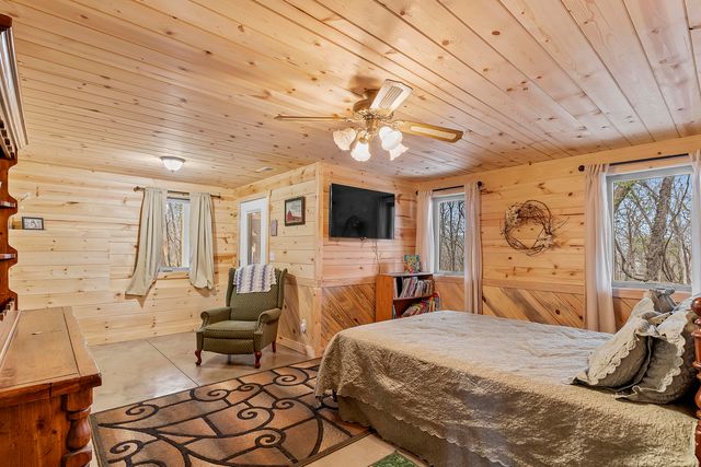 4978 S 11th Road, Aldrich, MO 65601