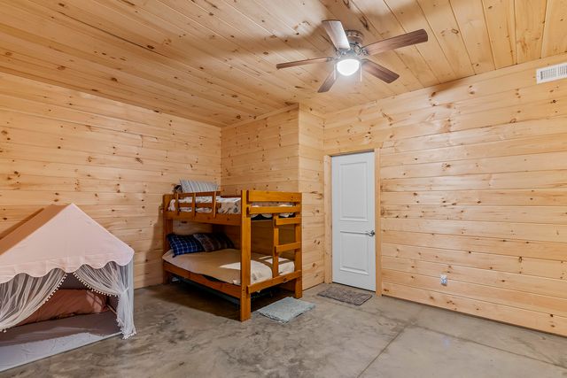 4978 S 11th Road, Aldrich, MO 65601