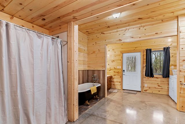 4978 S 11th Road, Aldrich, MO 65601