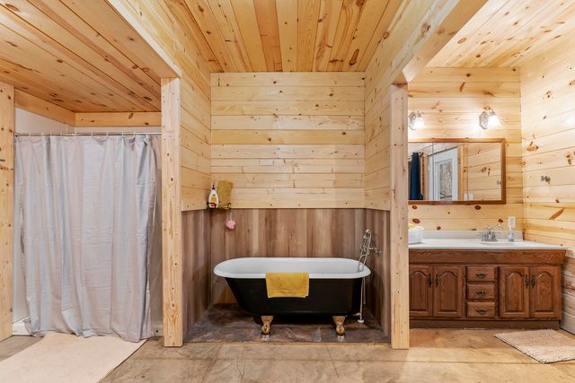 4978 S 11th Road, Aldrich, MO 65601