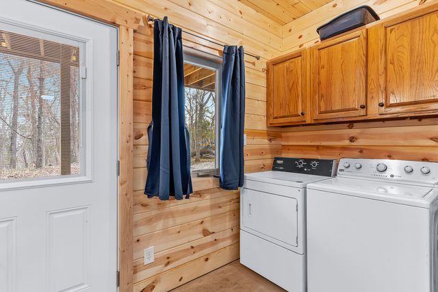 4978 S 11th Road, Aldrich, MO 65601